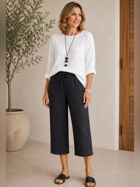 Chico’s 1 Black Texture Cotton Crop Cargo Pant Drawstring Waist 8 Medium stretch